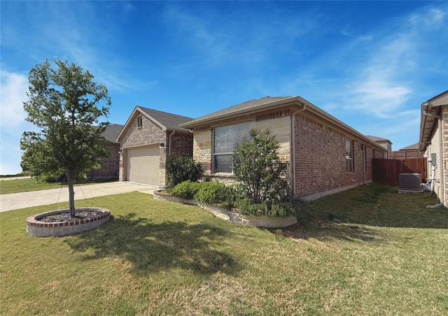 15841 Holland Hill Ln in Justin, TX - Building Photo - Building Photo
