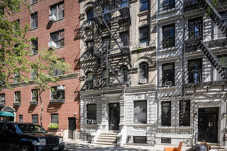 121 E 90th St in New York, NY - Building Photo - Building Photo