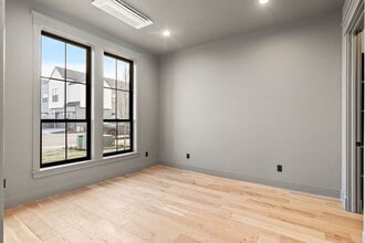 116 S Carbon Rivet Ave in Eagle, ID - Building Photo - Building Photo