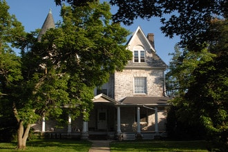 1003 N Charlotte St in Pottstown, PA - Building Photo - Building Photo