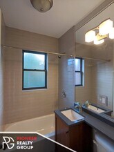 908 W George St, Unit 1 in Chicago, IL - Foto de edificio - Building Photo
