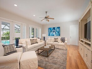 431 1st Ave N in Naples, FL - Building Photo - Building Photo