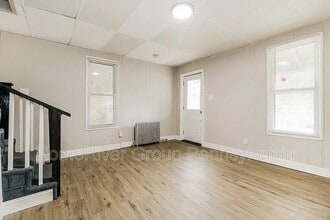 4928 Wakefield St in Philadelphia, PA - Foto de edificio - Building Photo