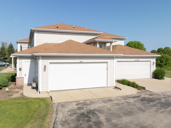 Meadowland in Pleasant Prairie, WI - Building Photo - Building Photo