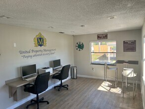 Cypress Place Apartments in Tarpon Springs, FL - Foto de edificio - Building Photo