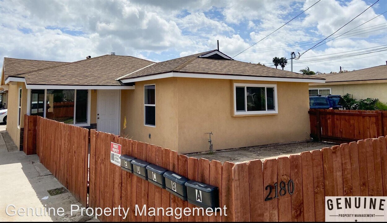 2180 Placentia Ave in Costa Mesa, CA - Building Photo