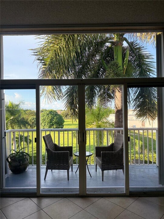 1341 SE 3rd Ave in Dania Beach, FL - Building Photo