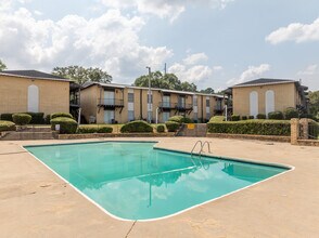 Villa Del Lago Apartments in Shreveport, LA - Foto de edificio - Other