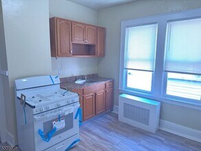 36 Vine Ave in Irvington, NJ - Building Photo - Building Photo