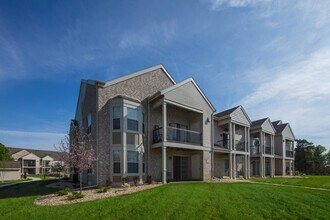 Lake Pointe in Madison, WI - Building Photo - Building Photo