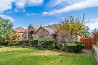 4220 Oak Grove Dr in Carrollton, TX - Building Photo - Building Photo