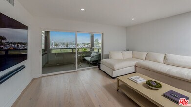 4350 Vía Dolce in Marina Del Rey, CA - Building Photo - Building Photo