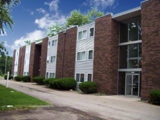 Greenbriar Apartments in Peoria, IL - Building Photo - Building Photo