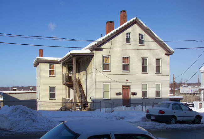 742 N Main St in Fall River, MA - Building Photo - Building Photo