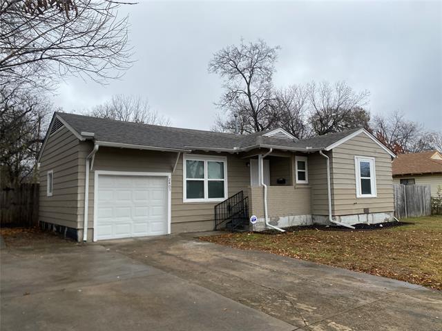 2405 Jennings Ave in Dallas, TX - Building Photo - Building Photo