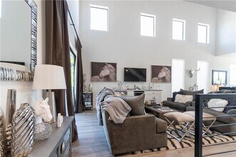 2413 Douglas Ave in Dallas, TX - Building Photo - Building Photo