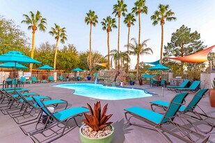 VUE 5325 in Las Vegas, NV - Building Photo