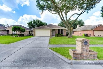 4814 Cotter Ln in Rosenberg, TX - Building Photo - Building Photo