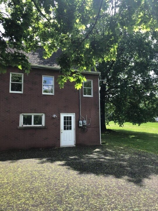 157 NJ-31 in Washington, NJ - Building Photo