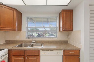 1701 Pinehurst Rd in Dunedin, FL - Building Photo - Building Photo