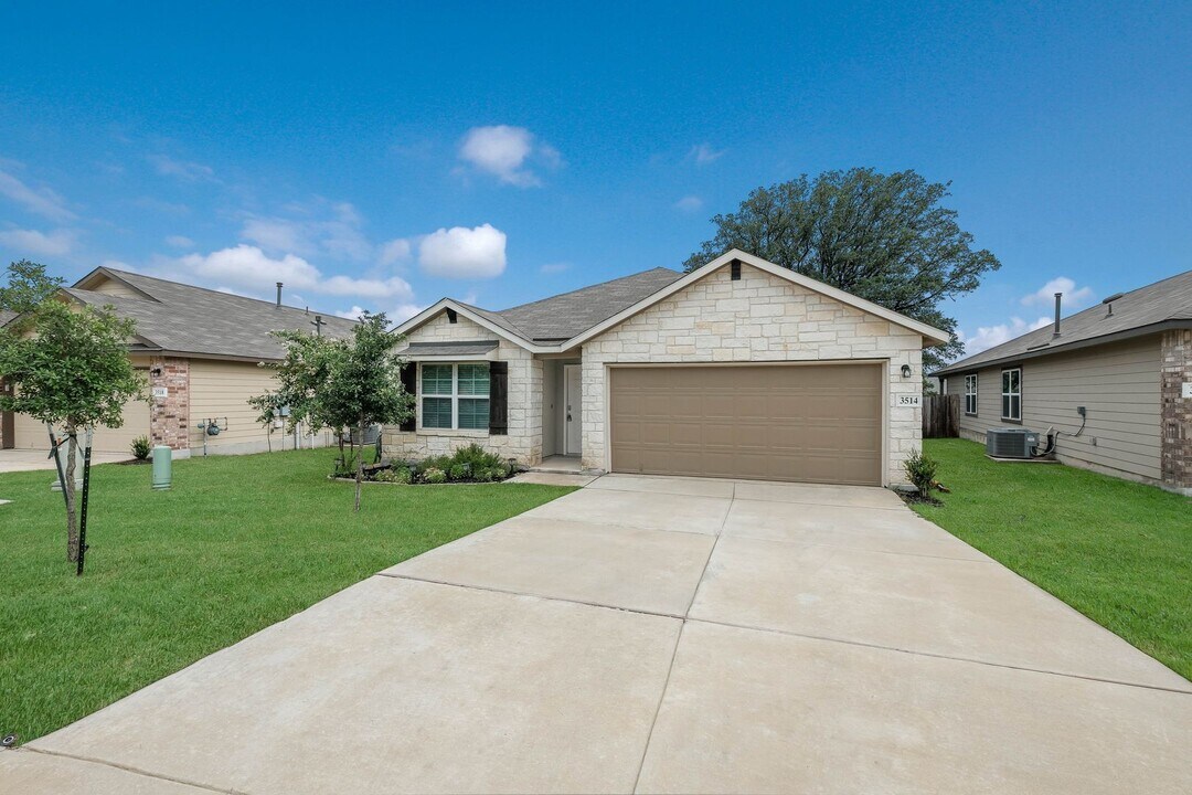 3514 Copper River in Bulverde, TX - Building Photo