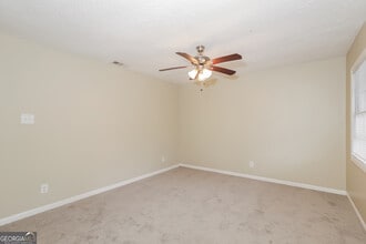 5329 Denny Dr in Atlanta, GA - Building Photo - Building Photo