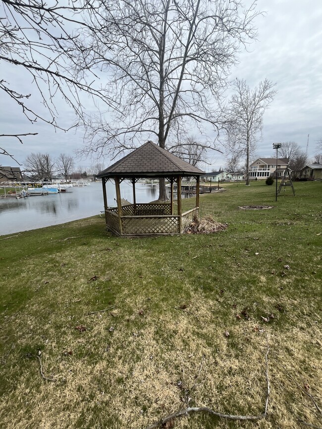 200 Lane 890 Snow Lk in Fremont, IN - Building Photo - Building Photo