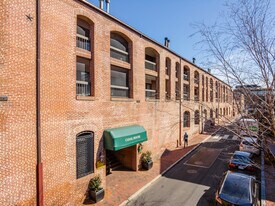 Canal House in Washington, DC - Building Photo