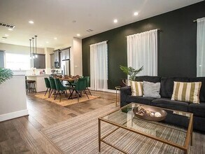 1915 Kolfahl St in Houston, TX - Building Photo - Building Photo