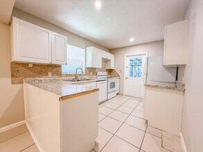7458 E Plumosa Ln in Greenacres, FL - Building Photo - Building Photo