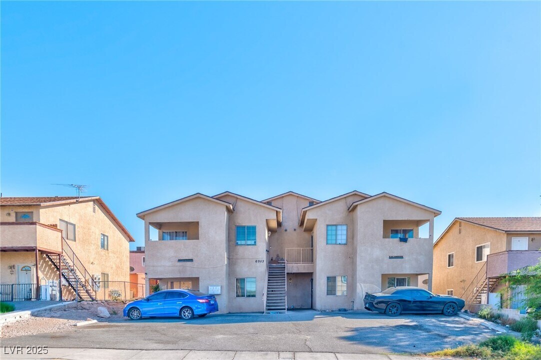 6983 Appleton Dr in Las Vegas, NV - Foto de edificio