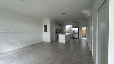 1126 NW 2nd Ter in Florida City, FL - Building Photo - Building Photo