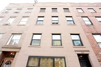 555 Henry St in Brooklyn, NY - Building Photo - Building Photo