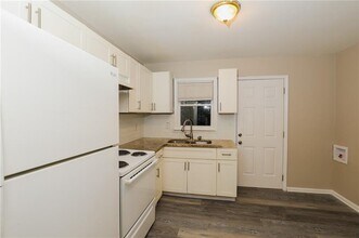 2861 Eastwood Dr in Decatur, GA - Foto de edificio - Building Photo