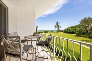 2774 S Ocean Blvd in Palm Beach, FL - Building Photo