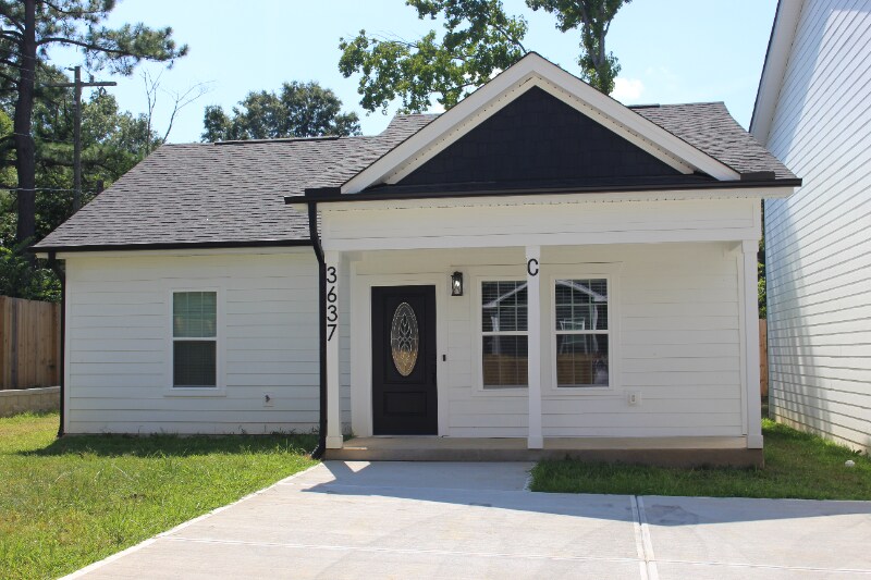3637 Guess Rd in Durham, NC - Building Photo