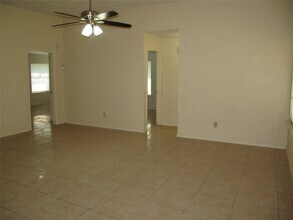 2526 Doverglen Dr in Missouri City, TX - Building Photo - Building Photo
