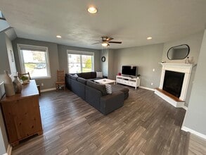 676 Burncoat St in Worcester, MA - Foto de edificio - Building Photo