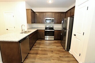 7621 Agave Bnd, Unit 52K-4 in San Antonio, TX - Foto de edificio - Building Photo