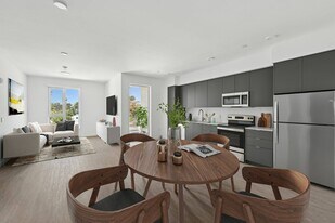 2599 Alsace in Los Angeles, CA - Building Photo