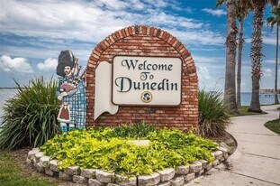845 Maple Ct in Dunedin, FL - Building Photo