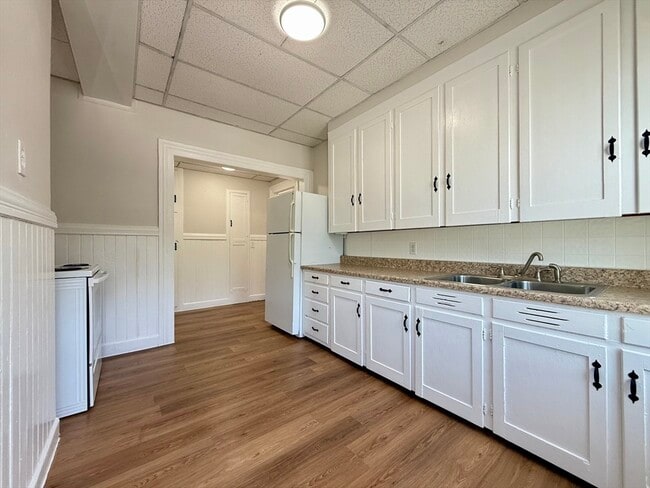 346 Broadway in North Attleborough, MA - Building Photo - Building Photo