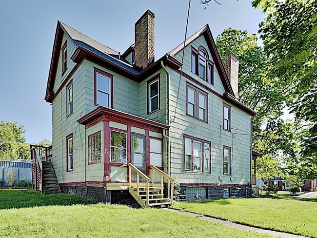 1701 Delaware Ave in New Castle, PA - Building Photo - Building Photo