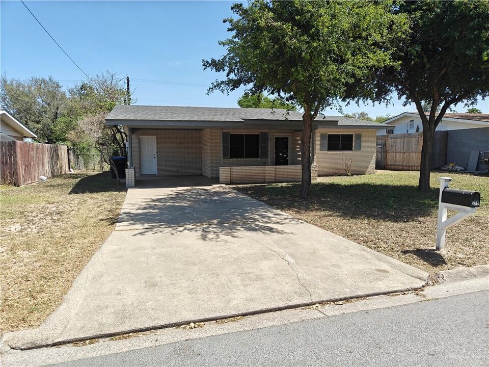 216 N 40th St in McAllen, TX - Building Photo