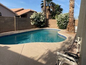 1277 W Myrna Ln in Tempe, AZ - Building Photo - Building Photo