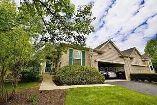2568 Greenlefe Dr in Beavercreek, OH - Building Photo