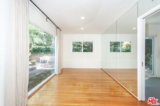 9534 Gloaming Dr in Beverly Hills, CA - Building Photo - Building Photo
