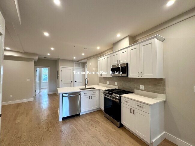 162 Allston St, Unit 161-4 in Boston, MA - Building Photo - Building Photo