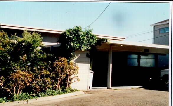 2150 Mar East St in Tiburon, CA - Foto de edificio