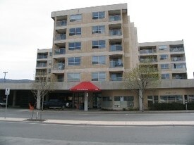 Rivera Gardens in Kamloops, BC - Building Photo